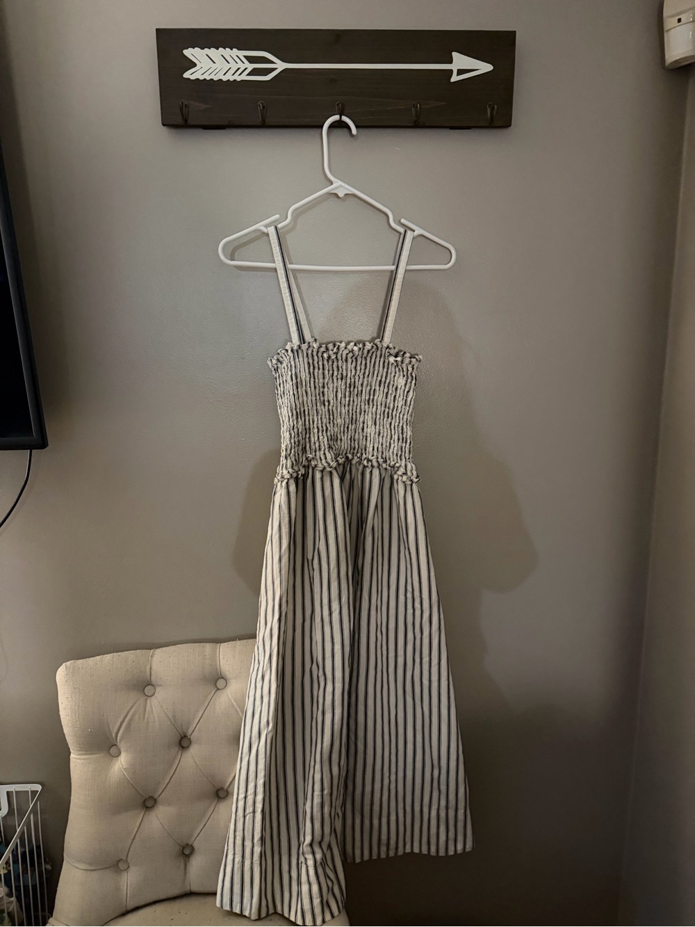 Universal Thread Smocked Striped Maxi Dress - Cream/Blue, EUC, Size Medium - Picture 9 of 9